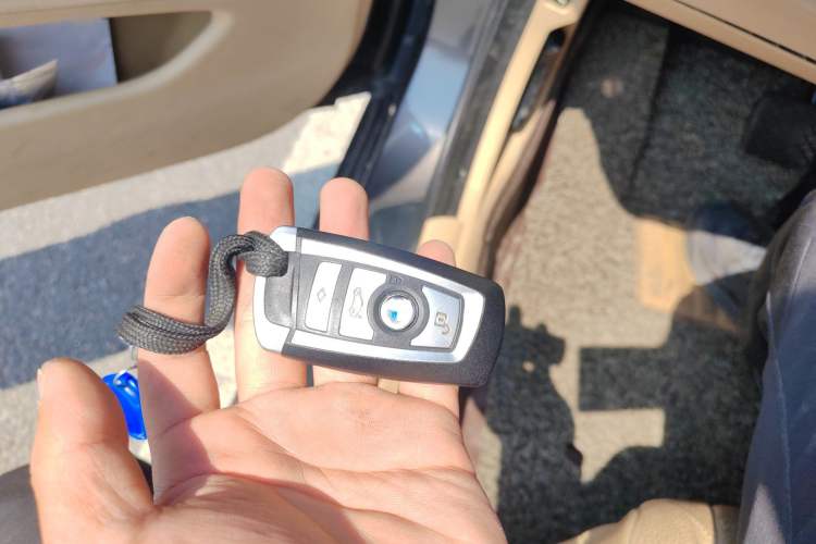 Used BMW 5 Series 2013 525Li Leading Model Vehicle Key