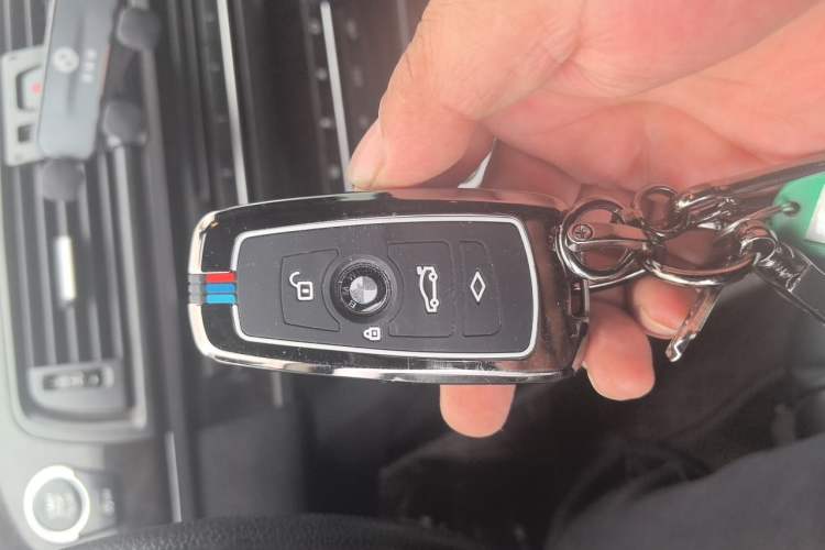 Used BMW 5 Series 2013 525Li Leading Model Vehicle Key