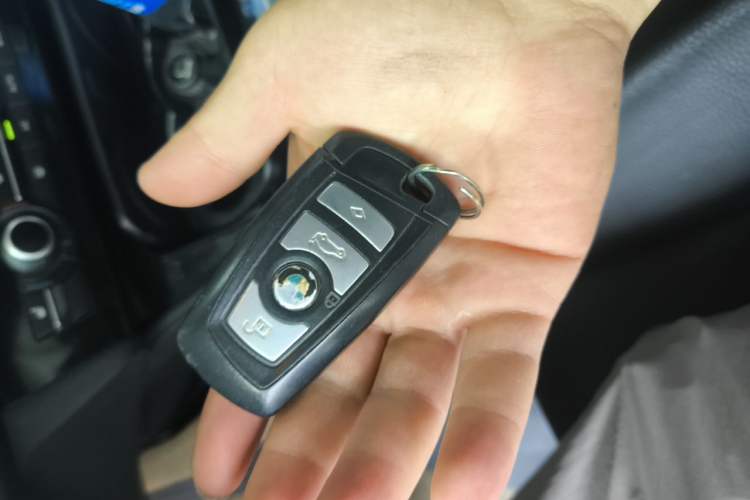 Used BMW 5 Series 2013 525Li Leading Model Vehicle Key