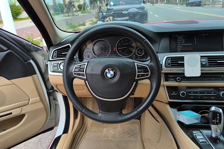 Used BMW 5 Series 2013 525Li Luxury Model Steering Wheel