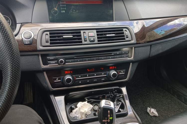 Used BMW 5 Series 2013 525Li Luxury Model Audio And AC Panel