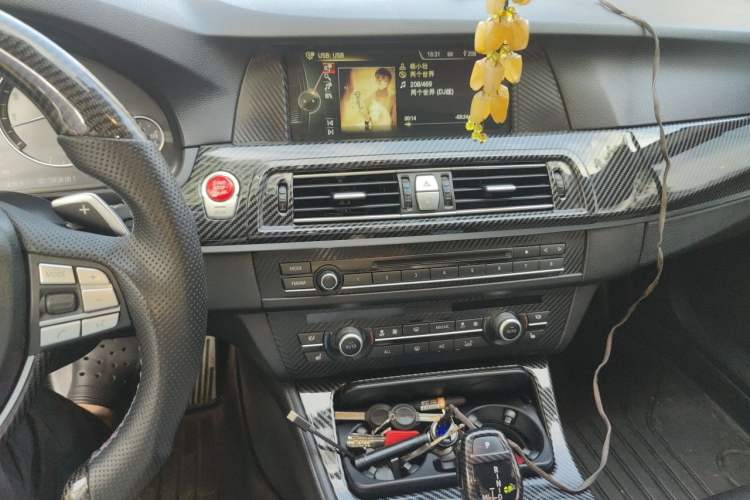 Used BMW 5 Series 2013 535Li Leading Model Audio And AC Panel