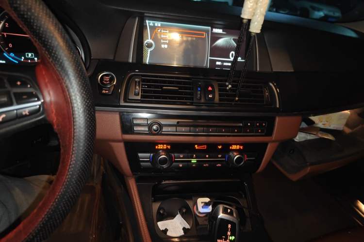 Used BMW 5 Series 2013 520Li Elegant Edition Audio And AC Panel