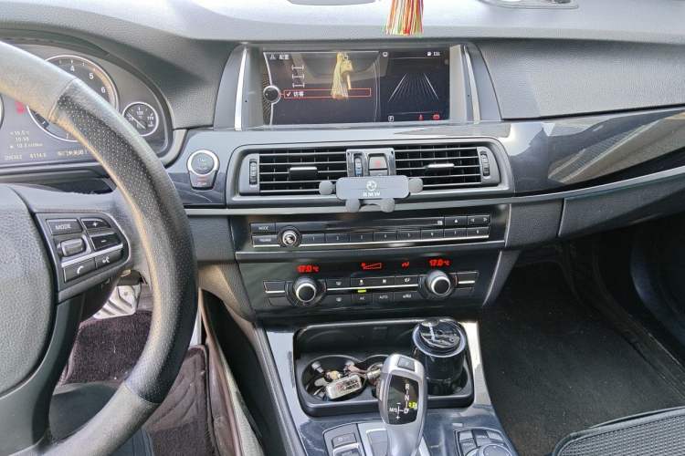 Used BMW 5 Series 2013 520Li Elegant Edition Audio And AC Panel