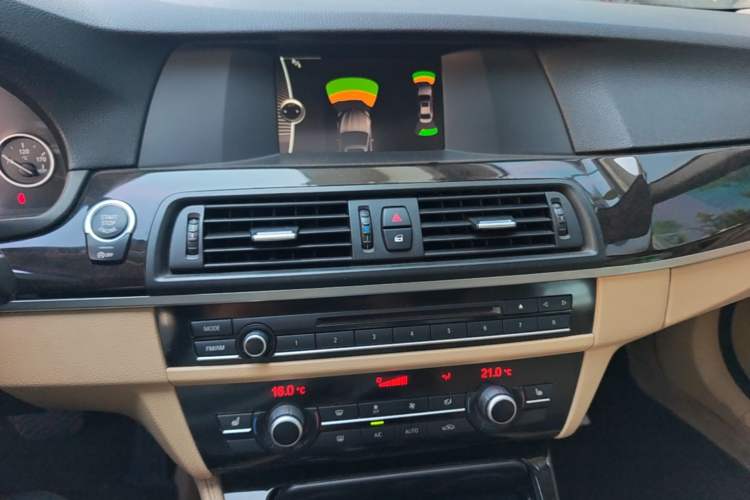 Used BMW 5 Series 2013 525Li Leading Model Audio And AC Panel