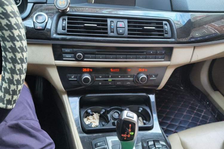 Used BMW 5 Series 2013 525Li Leading Model Audio And AC Panel