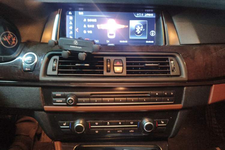 Used BMW 5 Series 2013 525Li Leading Model Audio And AC Panel