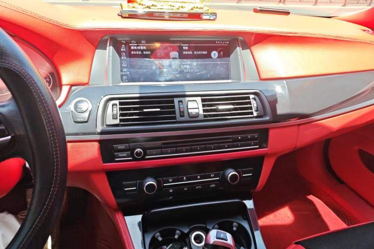 Used BMW 5 Series 2013 520Li Elegant Edition Audio And AC Panel