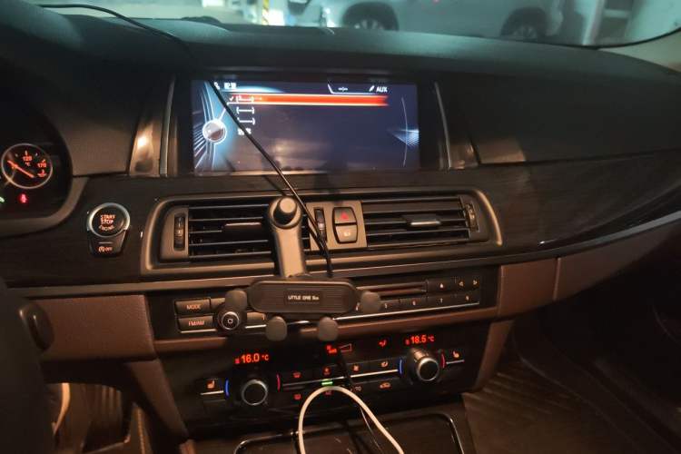 Used BMW 5 Series 2013 525Li Zhuole Edition Audio And AC Panel