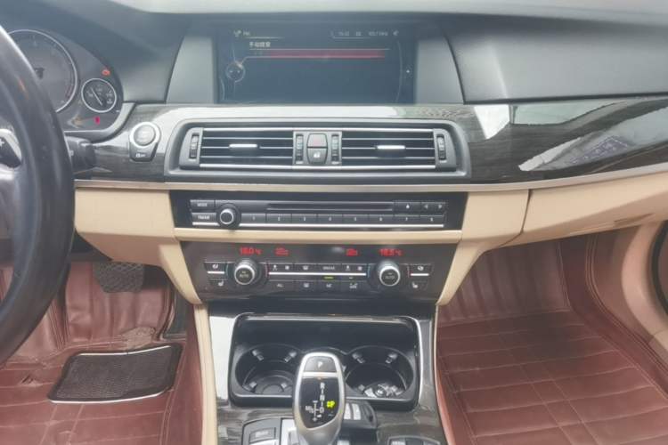 Used BMW 5 Series 2013 535Li Leading Model Audio And AC Panel