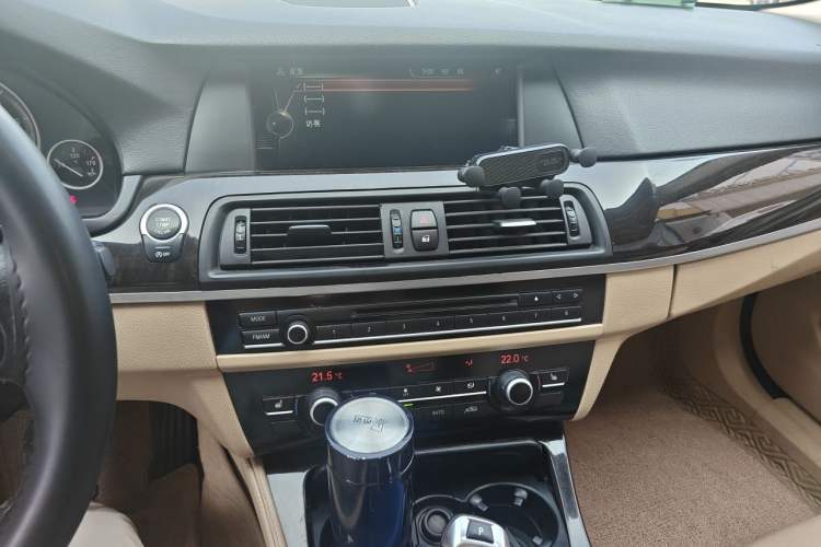 Used BMW 5 Series 2013 525Li Luxury Model Audio And AC Panel