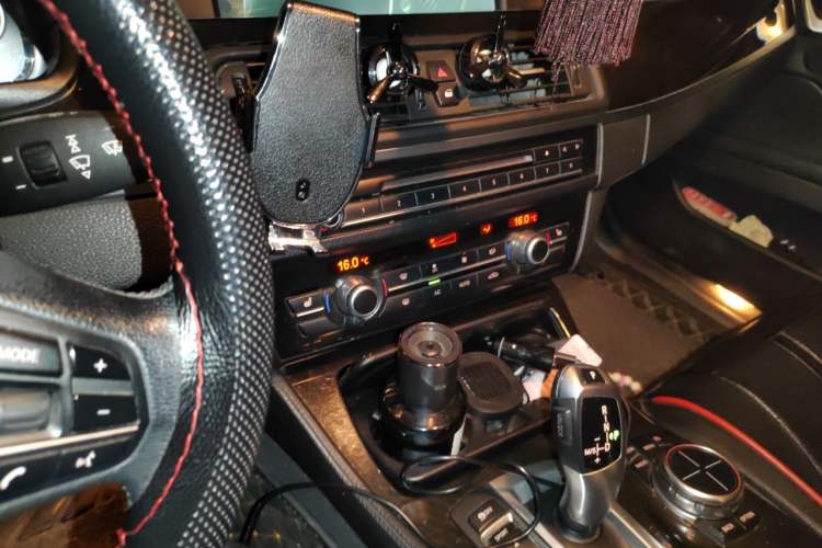 Used BMW 5 Series 2013 525Li Luxury Model Audio And AC Panel