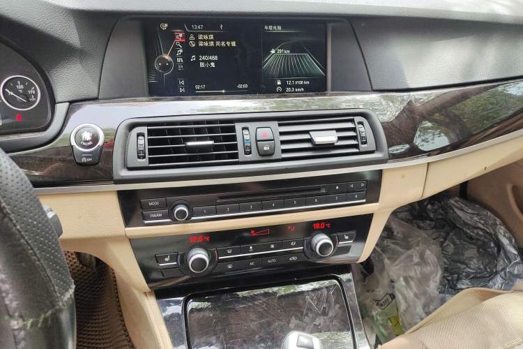 Used BMW 5 Series 2013 525Li Luxury Model Audio And AC Panel