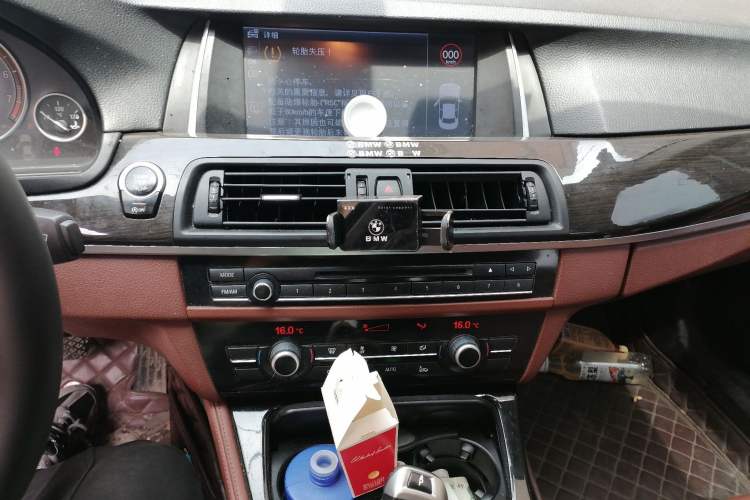 Used BMW 5 Series 2013 520i Elegant Edition Audio And AC Panel