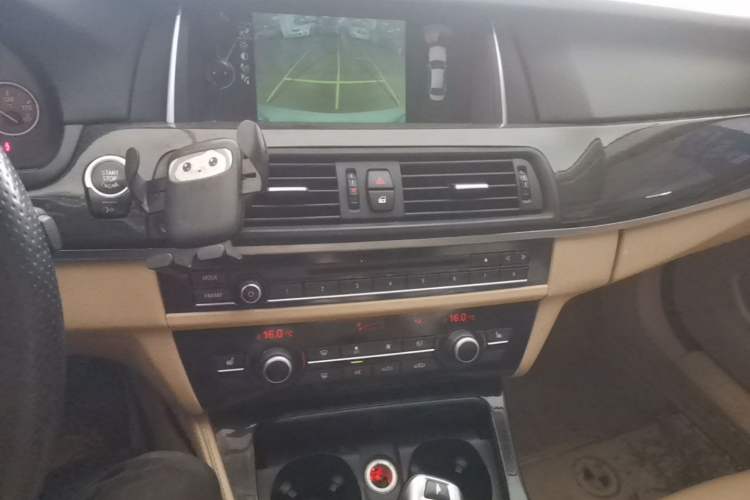 Used BMW 5 Series 2013 525Li Luxury Model Audio And AC Panel