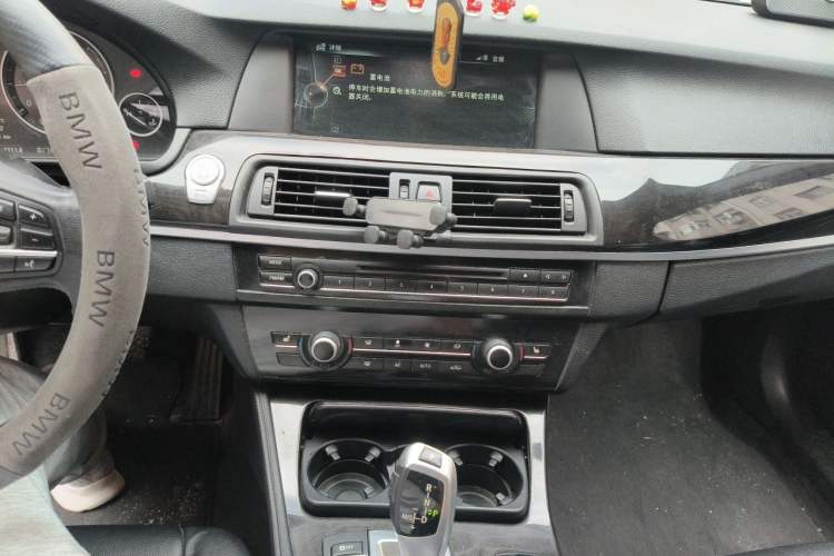 Used BMW 5 Series 2013 525Li Luxury Model Audio And AC Panel