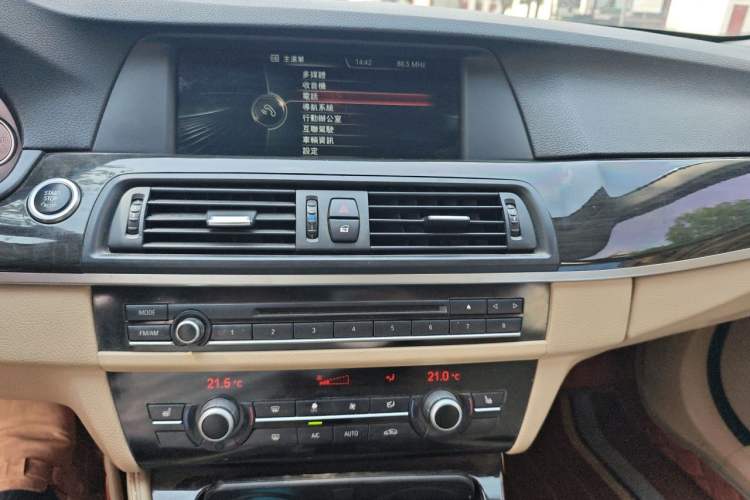 Used BMW 5 Series 2013 530Li Leading Model Audio And AC Panel