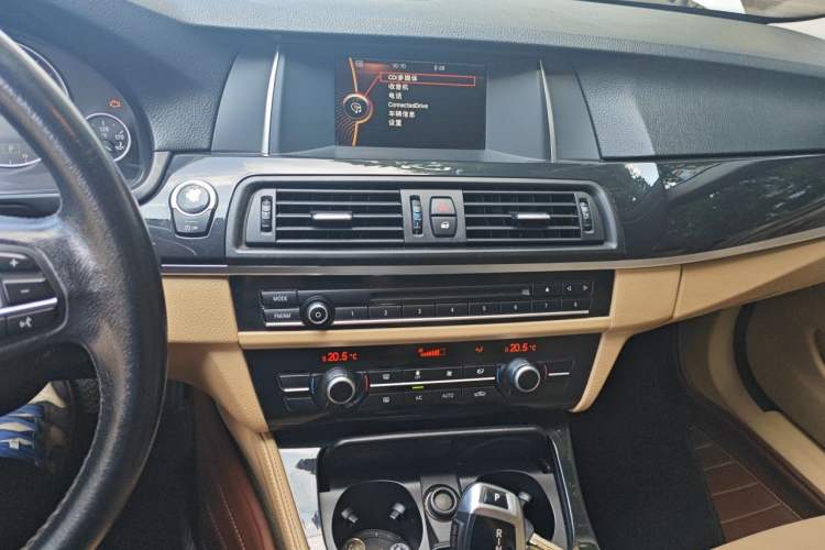 Used BMW 5 Series 2013 520i Elegant Edition Audio And AC Panel
