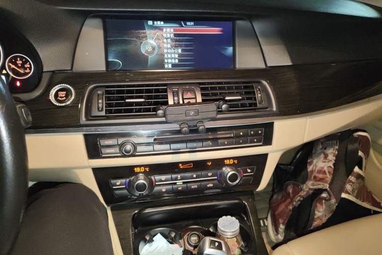 Used BMW 5 Series 2013 530Li Leading Model Audio And AC Panel