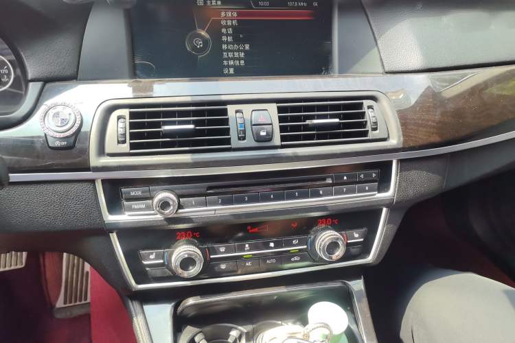 Used BMW 5 Series 2013 525Li Luxury Model Audio And AC Panel