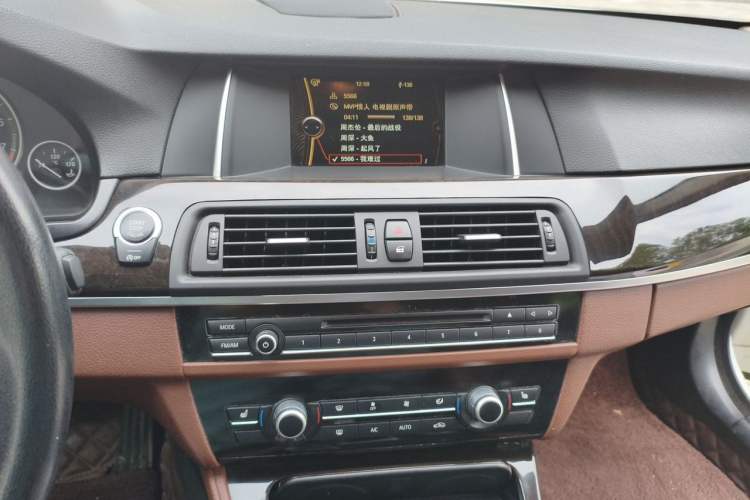 Used BMW 5 Series 2013 525Li Leading Model Audio And AC Panel