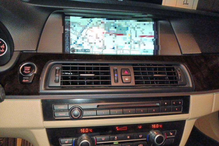 Used BMW 5 Series 2013 525Li Luxury Model Audio And AC Panel