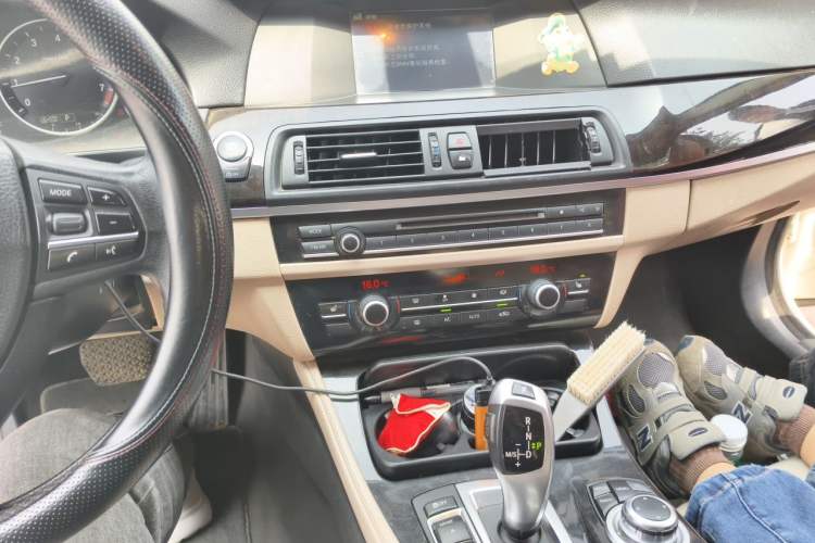 Used BMW 5 Series 2013 525Li Leading Model Audio And AC Panel