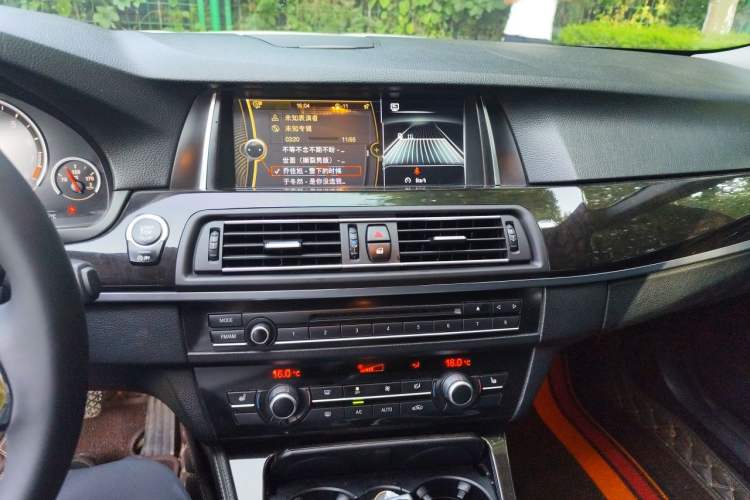 Used BMW 5 Series 2013 525Li Leading Model Audio And AC Panel