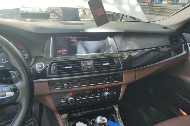Used BMW 5 Series 2013 525Li Leading Model Audio And AC Panel
