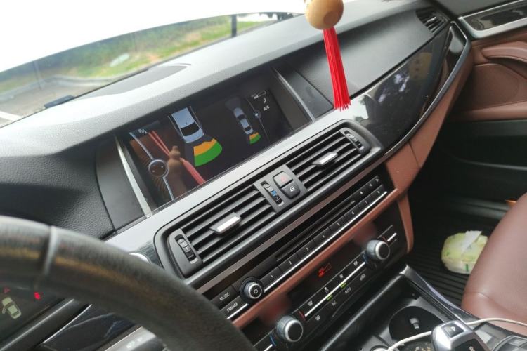 Used BMW 5 Series 2013 520i Elegant Edition Audio And AC Panel