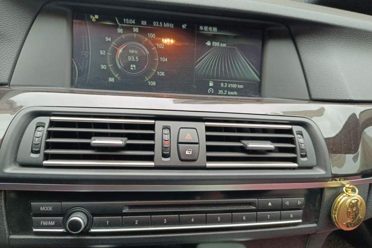 Used BMW 5 Series 2013 525Li Luxury Model Audio And AC Panel