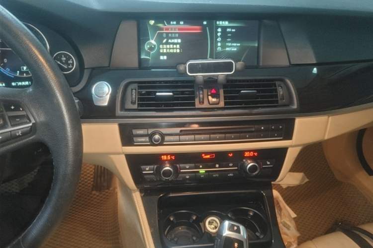 Used BMW 5 Series 2013 525Li Luxury Model Audio And AC Panel