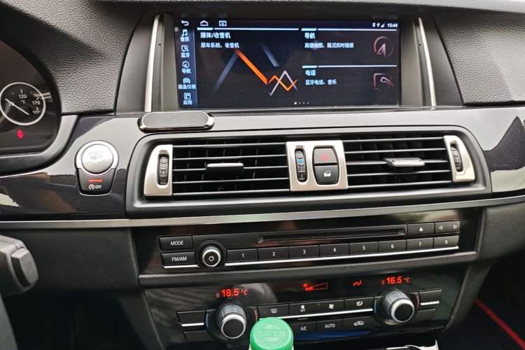 Used BMW 5 Series 2013 520Li Elegant Edition Audio And AC Panel