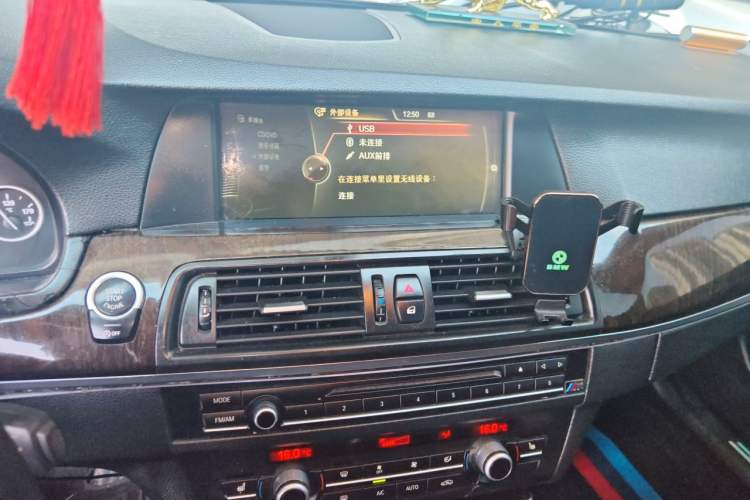 Used BMW 5 Series 2013 525Li Luxury Model Audio And AC Panel