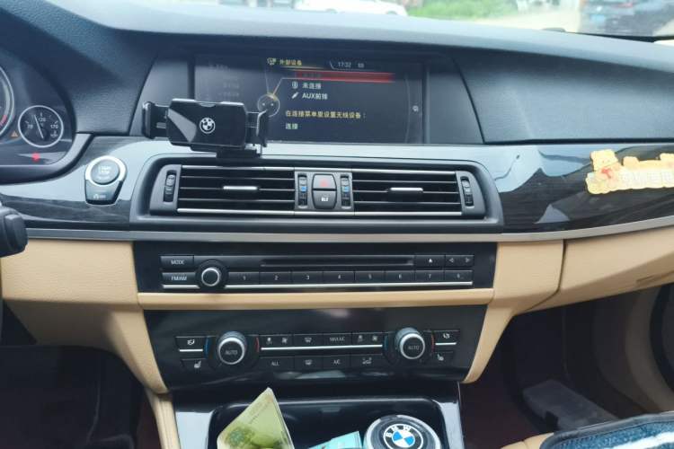 Used BMW 5 Series 2013 535Li Leading Model Audio And AC Panel
