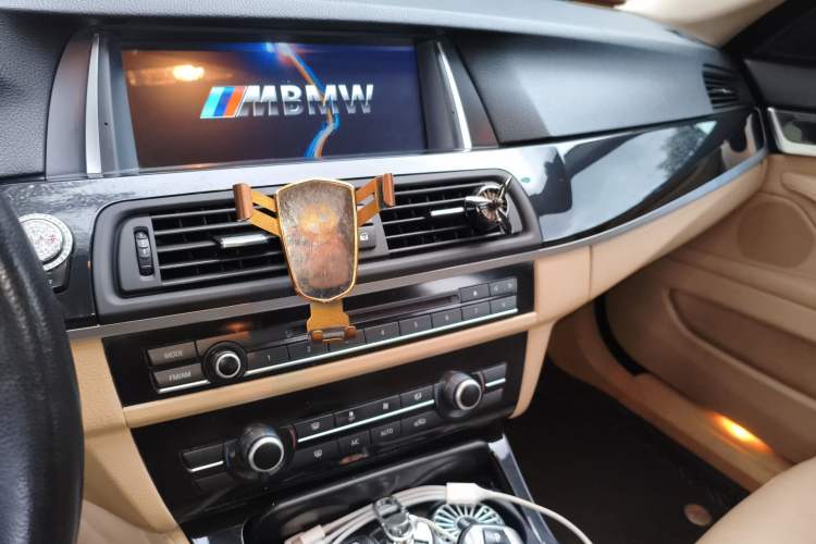 Used BMW 5 Series 2013 520Li Elegant Edition Audio And AC Panel