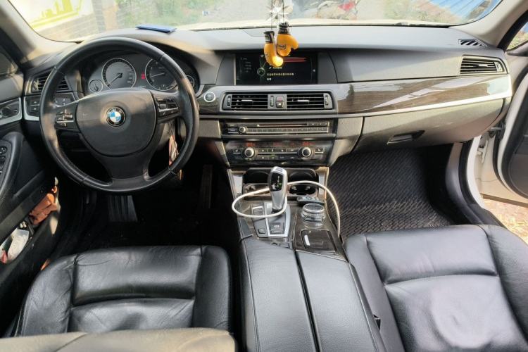 Used BMW 5 Series 2013 530Li Leading Model Center Console