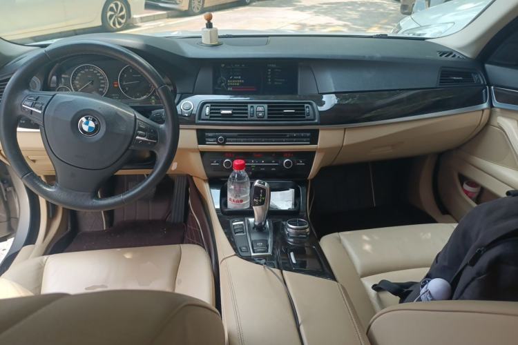 Used BMW 5 Series 2013 525Li Luxury Model Center Console