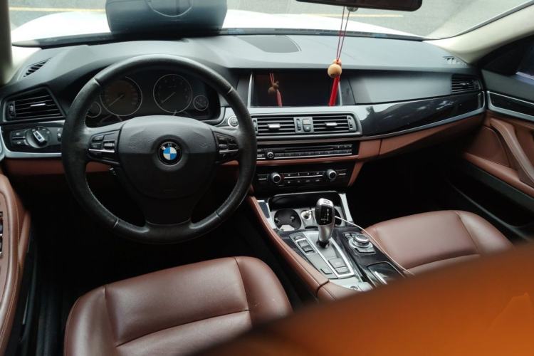 Used BMW 5 Series 2013 520i Elegant Edition Center Console