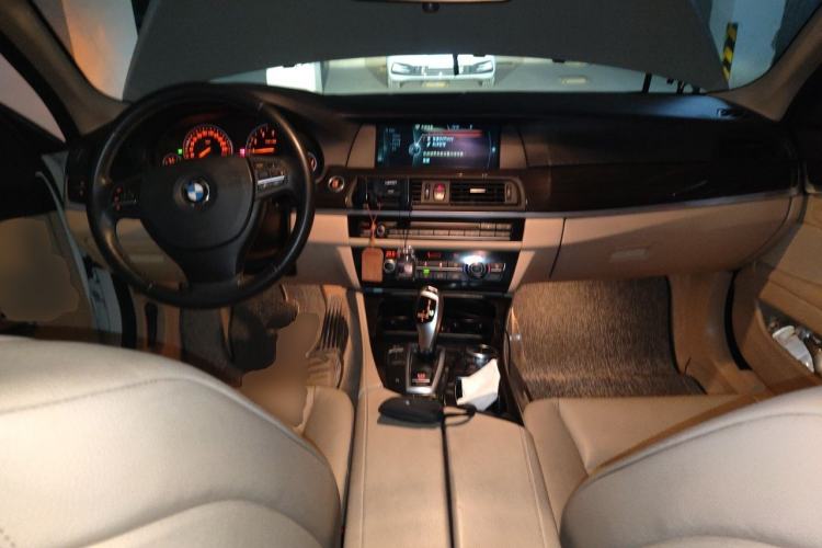Used BMW 5 Series 2013 530Li Leading Model Center Console