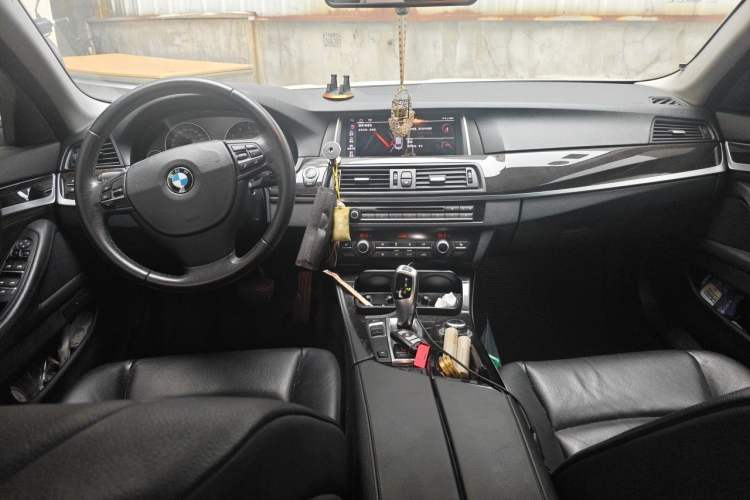 Used BMW 5 Series 2013 525Li Leading Model Center Console
