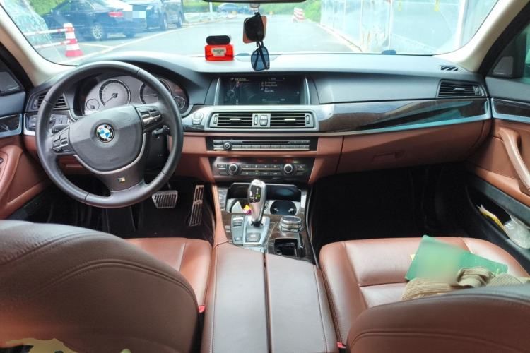 Used BMW 5 Series 2013 530Li Leading Model Center Console