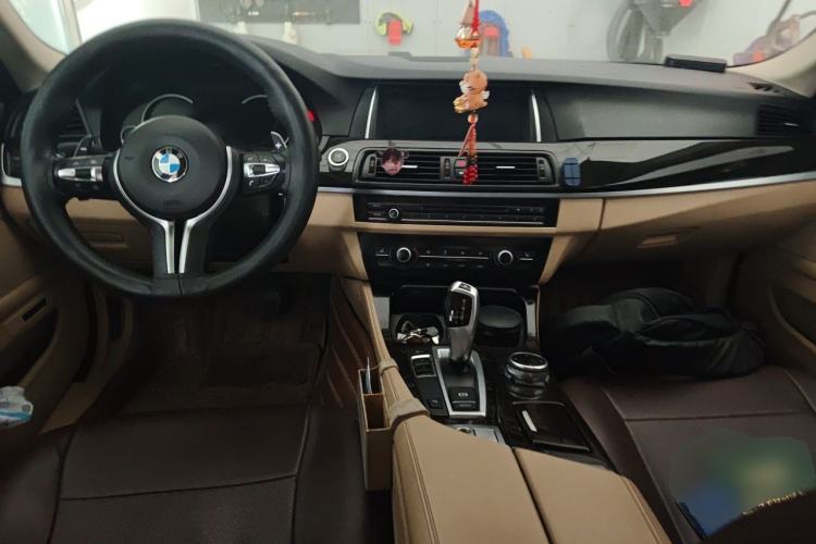 Used BMW 5 Series 2013 530Li Leading Model Center Console