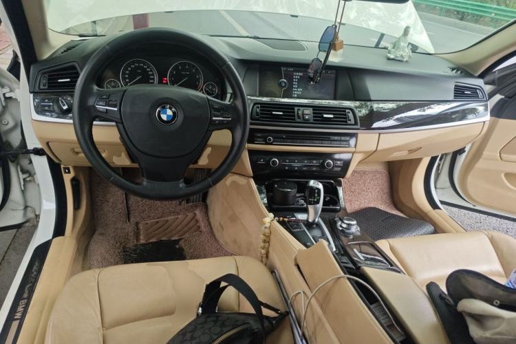 Used BMW 5 Series 2013 530Li Leading Model Center Console