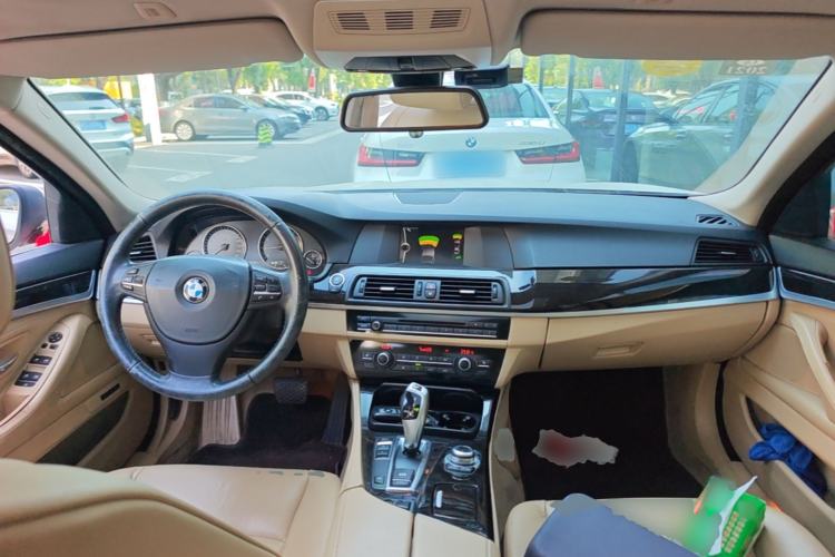 Used BMW 5 Series 2013 525Li Leading Model Center Console