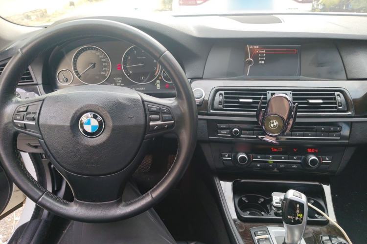 Used BMW 5 Series 2013 525Li Leading Model Center Console