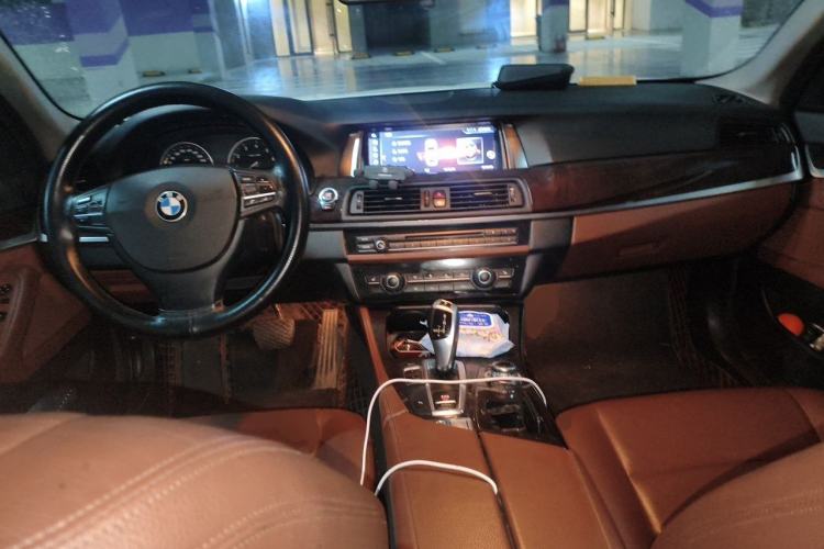 Used BMW 5 Series 2013 525Li Leading Model Center Console