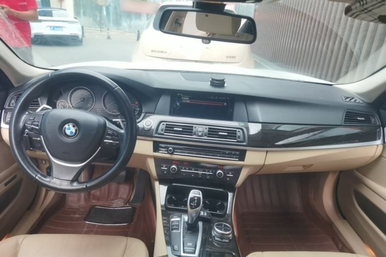 Used BMW 5 Series 2013 535Li Leading Model Center Console