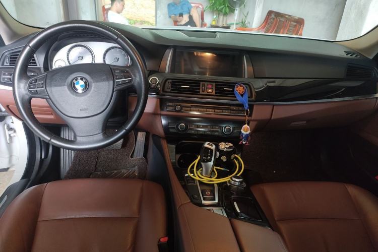 Used BMW 5 Series 2013 520i Elegant Edition Center Console