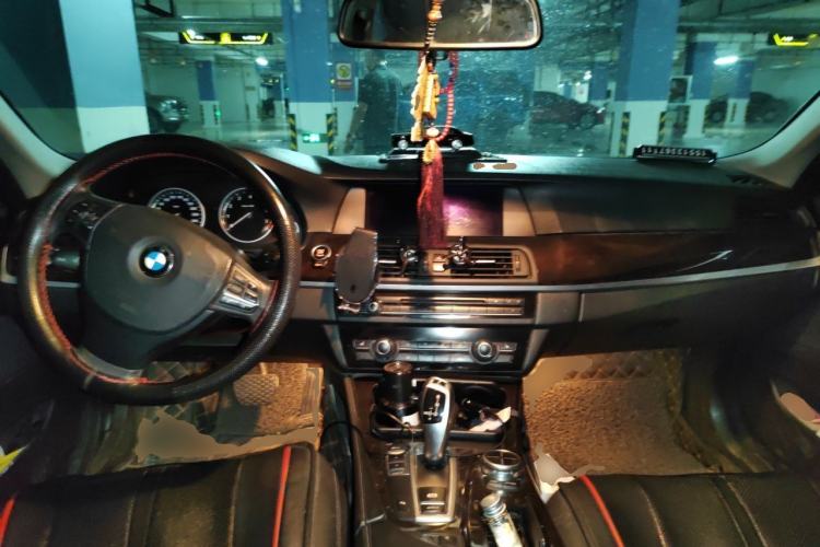 Used BMW 5 Series 2013 525Li Luxury Model Center Console